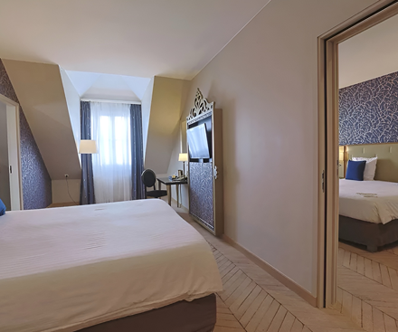 Connecting Room